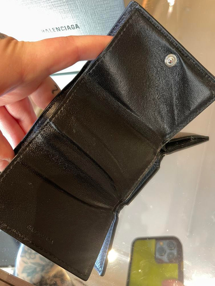Balenciaga Black Leather Compact Wallet - Image 6