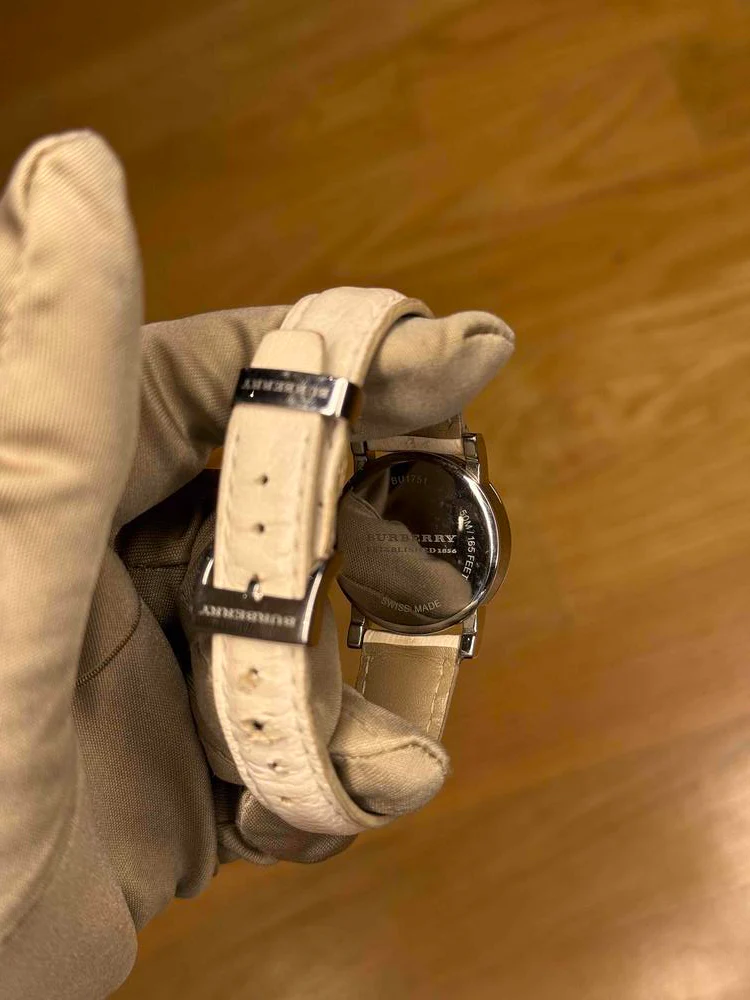 Burberry White Dial White Band - Image 4
