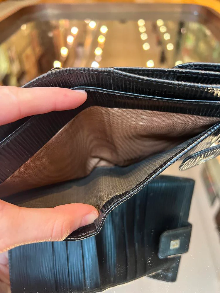 Fendi FF Black Ribbed Leather Compact Wallet - Image 11
