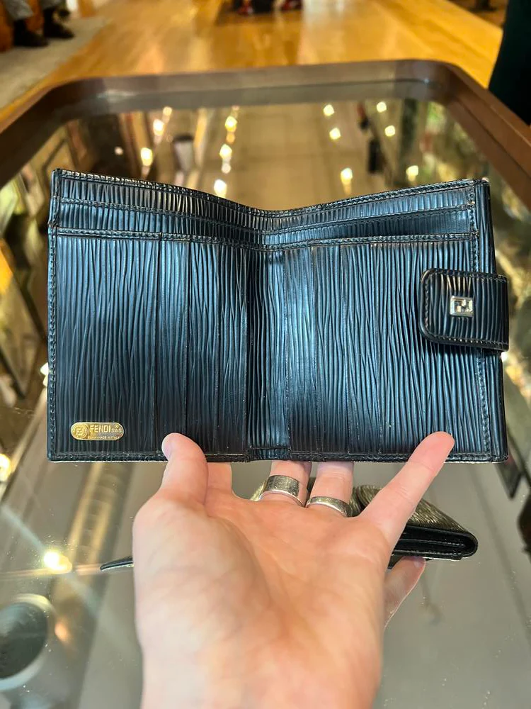 Fendi FF Black Ribbed Leather Compact Wallet - Image 6